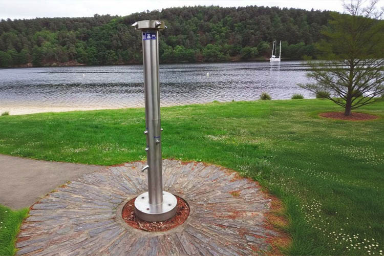 douche ronde bord de riviere